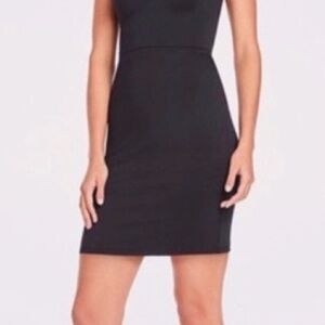 Fabletics Malindi Crisscross Cut-Out Dress – Black Strappy Back V-Neck Dress XS